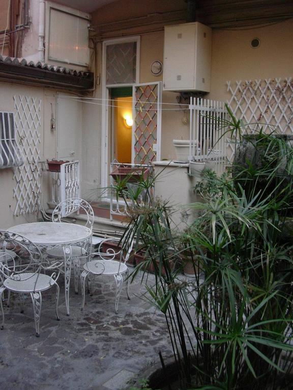 Vacanze Al Colosseo Polveriera Roma Habitación foto